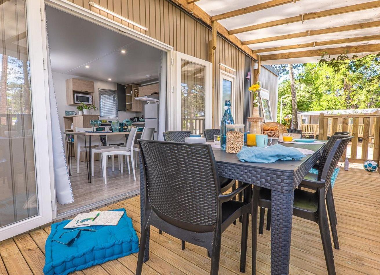 Camping Ares Holiday home *